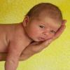 Babyalbum-Foto von Enya-Thayet