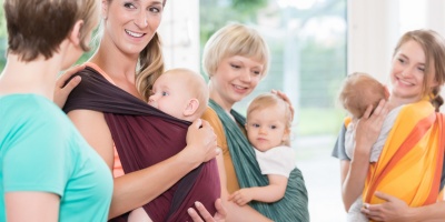 Tragetuch und Tragehilfe im Vergleich