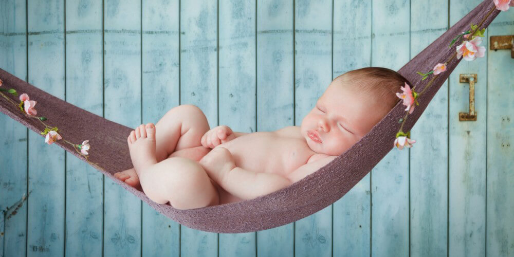 Schlafendes Baby in Hngematte