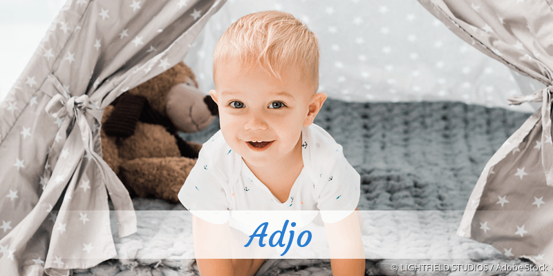 Baby mit Namen Adjo