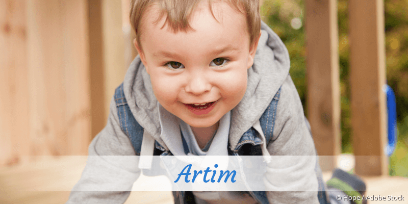 Baby mit Namen Artim