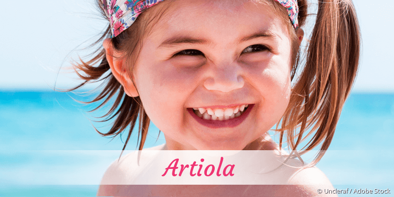 Baby mit Namen Artiola