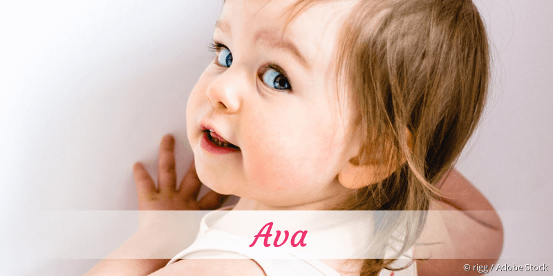 Baby mit Namen Ava